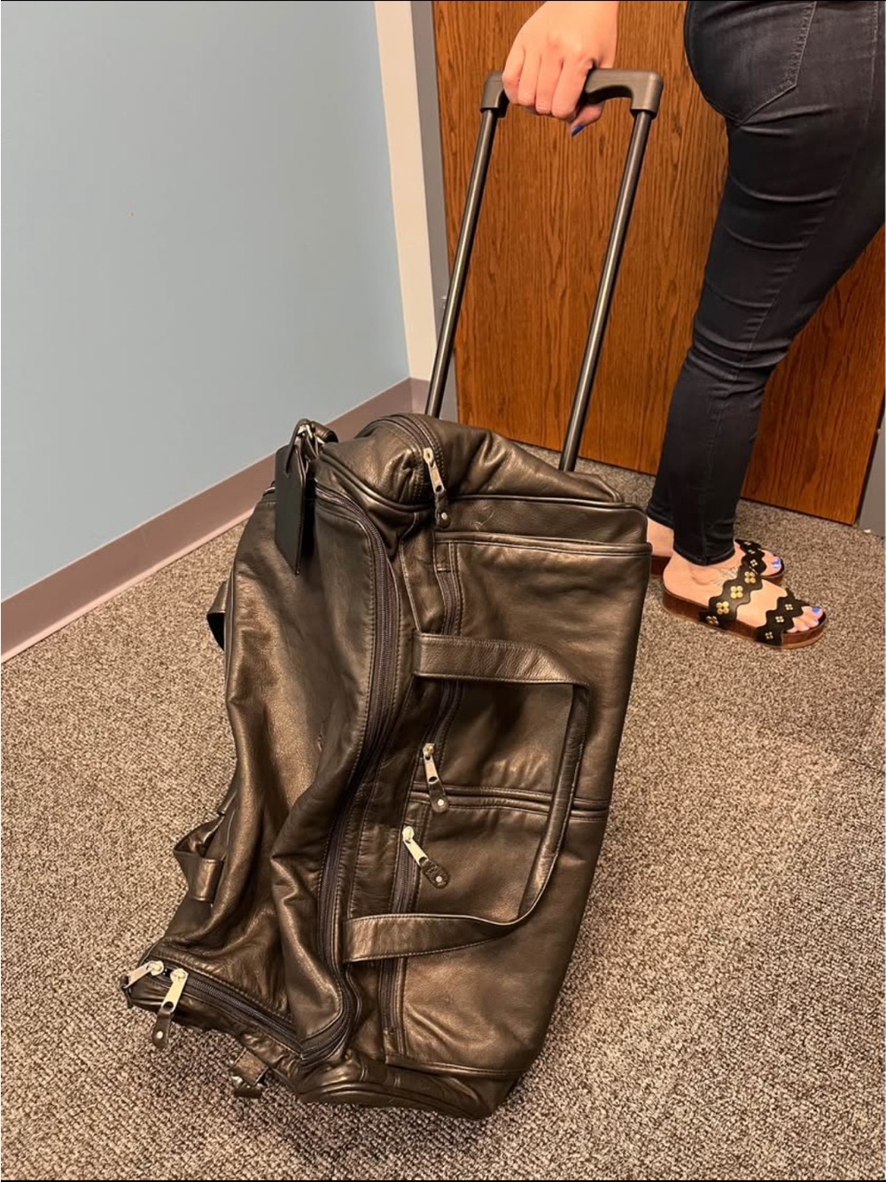 Men's Black Leather Travel Duffel w/ Multiple Pockets, telescopic handle & wheel